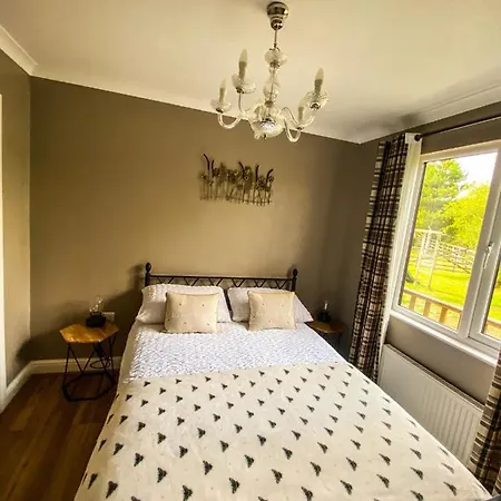 Immaculate 3-Bedroom Private Lodge Near York Exterior photo