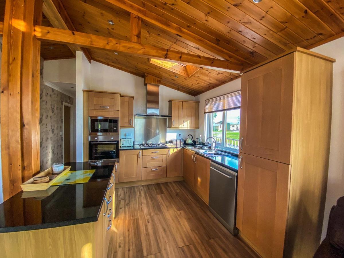 Immaculate 3-bedroom Private Near Holiday home
